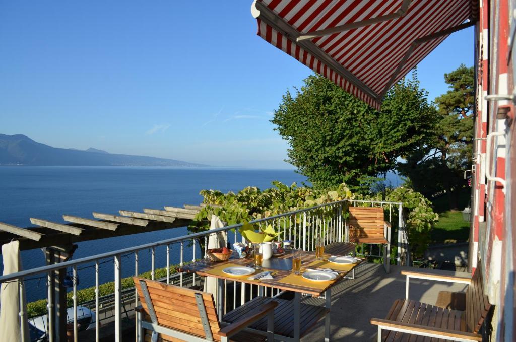 Domaine Du Burignon Hotel Saint-Saphorin Стая снимка